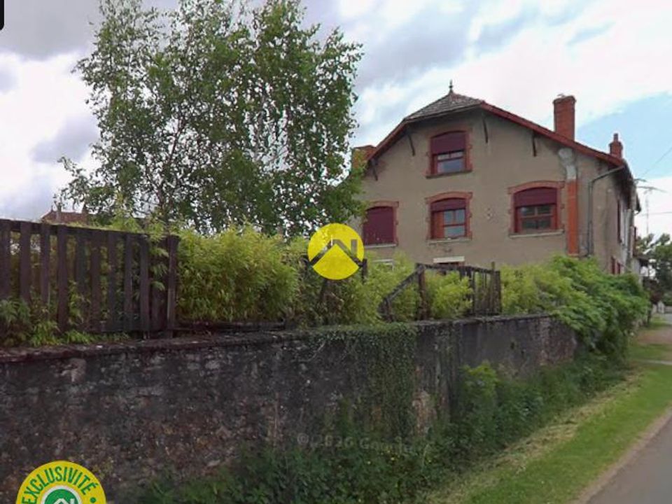 Villa em Ainay-le-Château, Allier - foto 1
