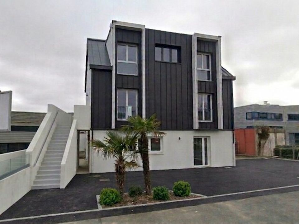 Commercial property in Quimper, Finistere - photo 1