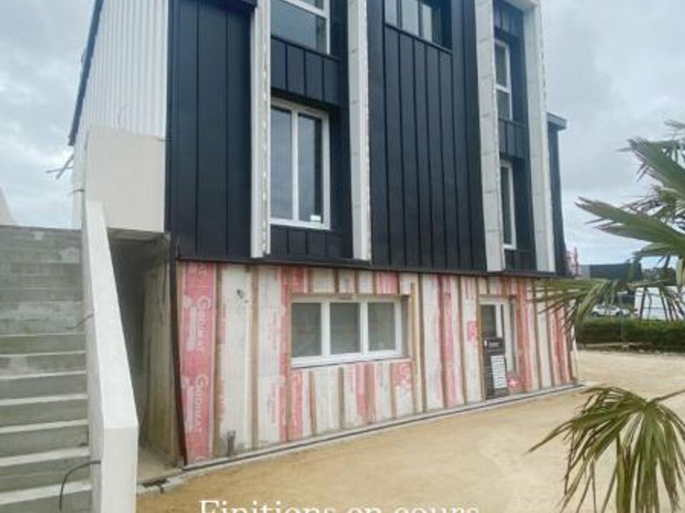 Commercial property in Quimper, Finistere - photo 2