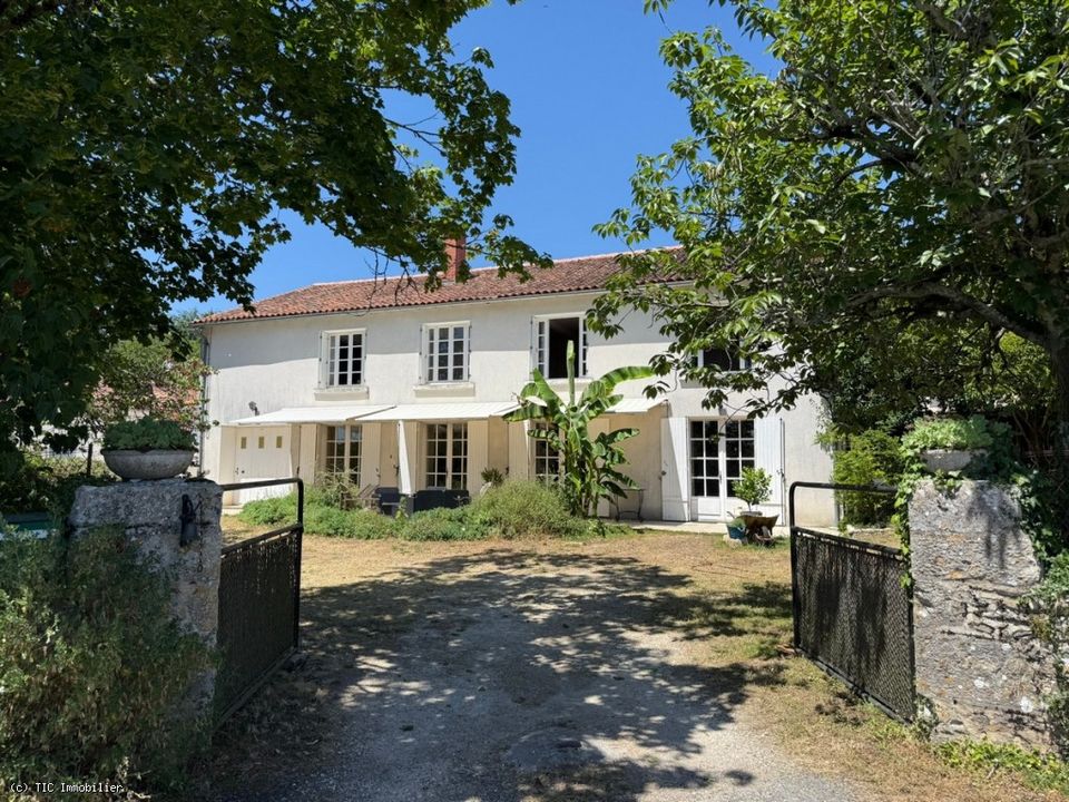 Villa i Nanteuil-en-Vallee, Charente - foto 1