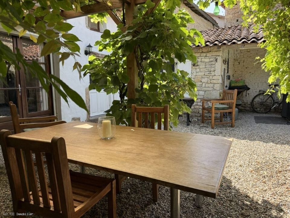 Villa in Nanteuil-en-Vallee, Charente - foto 5