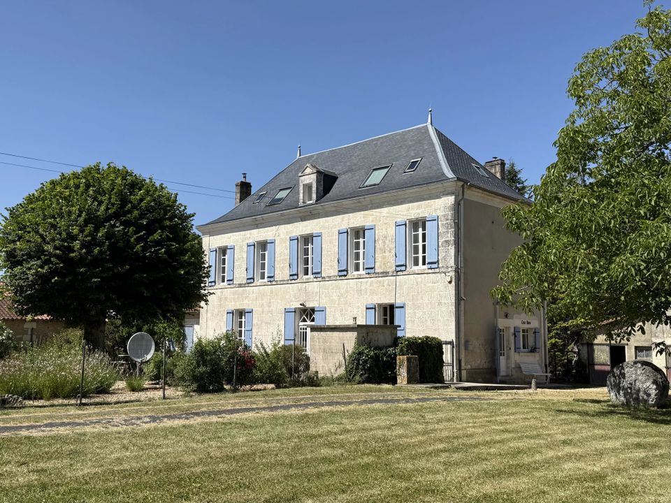 Villa i Aubeterre-sur-Dronne, Charente - foto 1