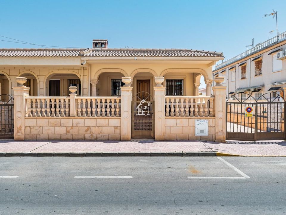 Villa i Torrevieja, Alicante - foto 1