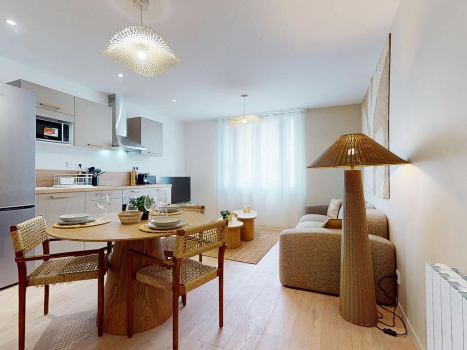 Apartment in Villeurbanne, Rhone - photo 1