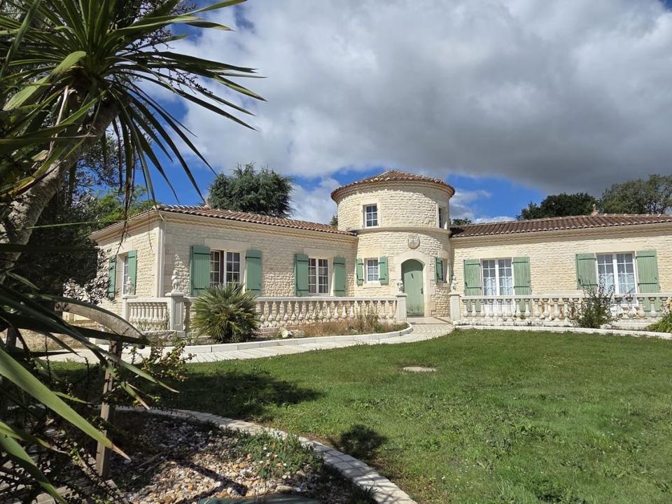 Villa en Saint-André-de-Lidon, Charente-Maritime - foto 1