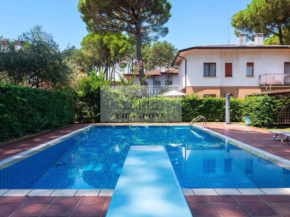 Villa en Lignano Sabbiadoro, Udine - foto 1