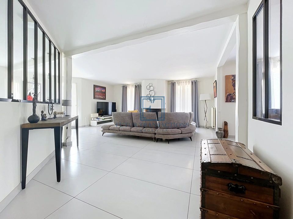 Villa i Le Mesnil-Saint-Denis, Yvelines - bilde 1