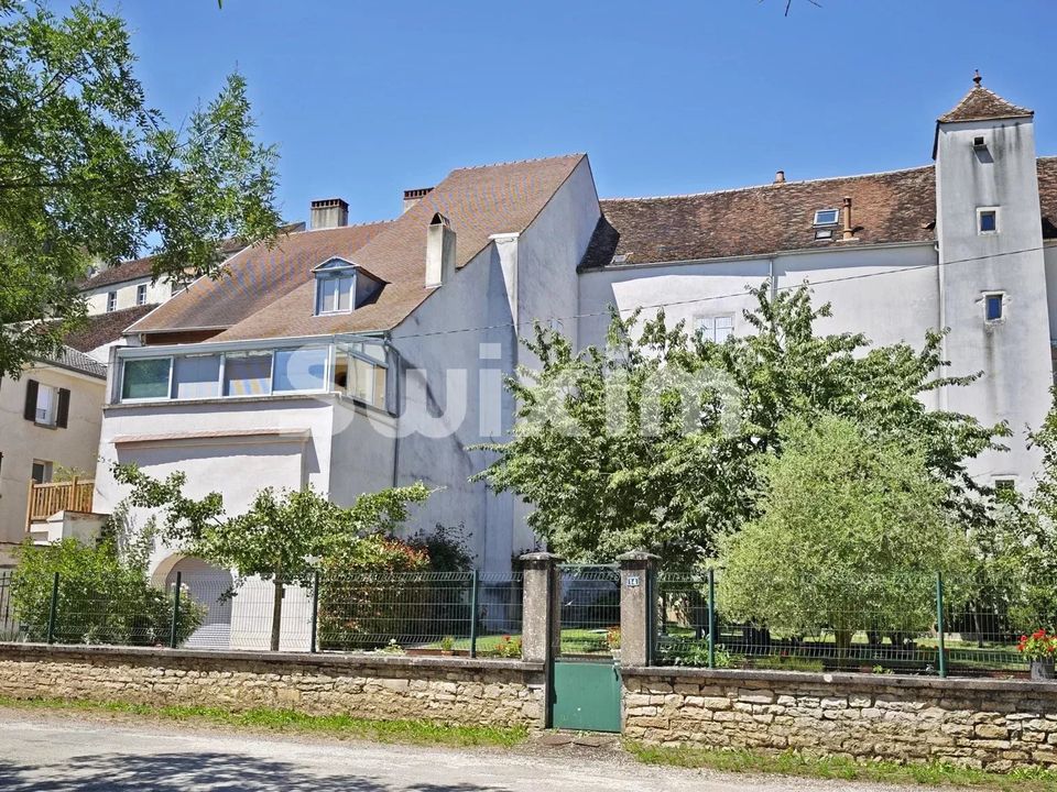 Willa: Pesmes, Haute-Saone – zdjęcie 1