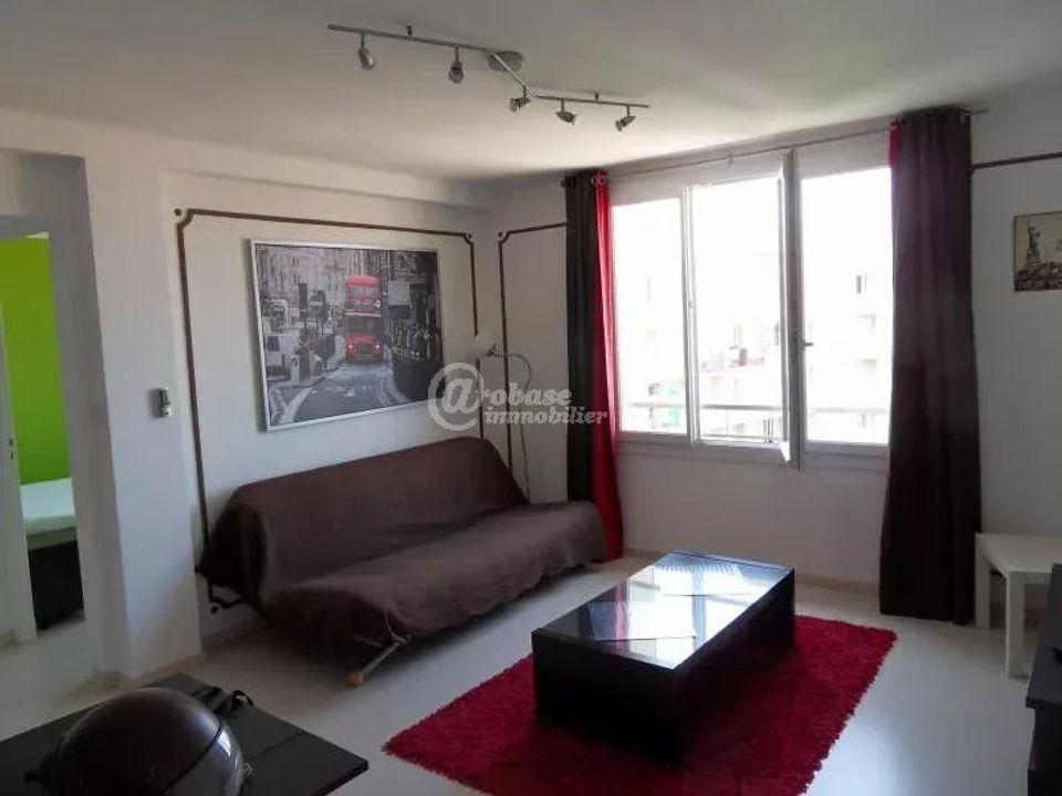 Apartment in Marseille, Bouches-du-Rhone - photo 1