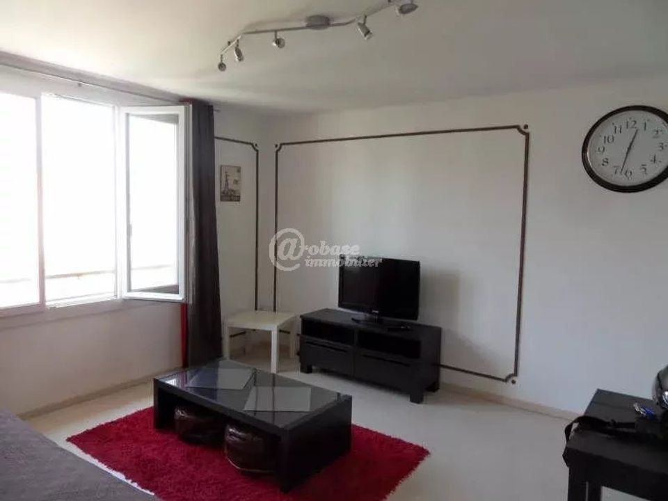 Apartment in Marseille, Bouches-du-Rhone - photo 5