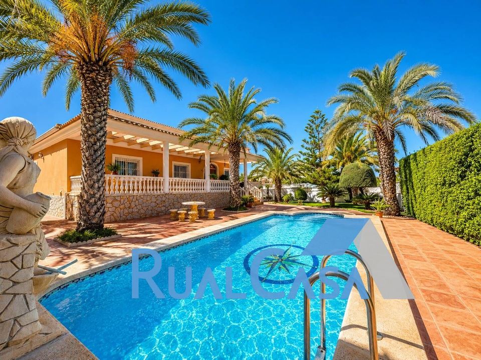 Villa in Mutxamel, Alicante - foto 1