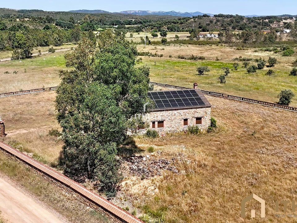 Casa de fazenda em Badajoz, Badajoz - foto 1