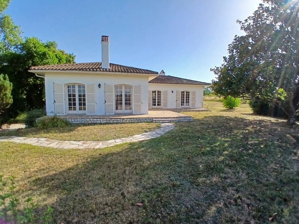 Villa in Montguyon, Charente-Maritime - foto 1