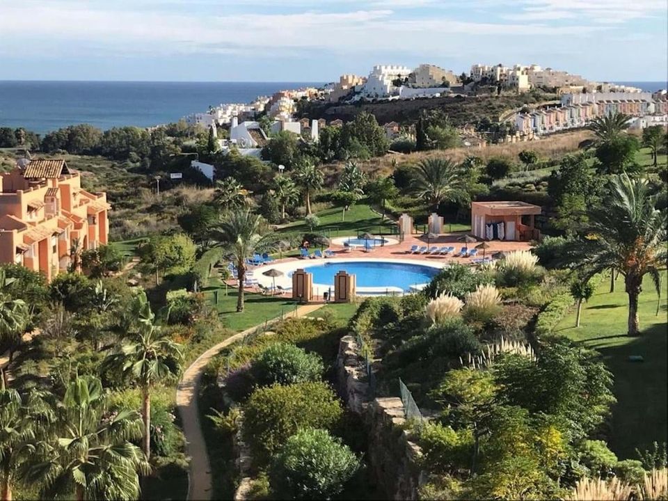 Apartamento en La Duquesa, Malaga - foto 1