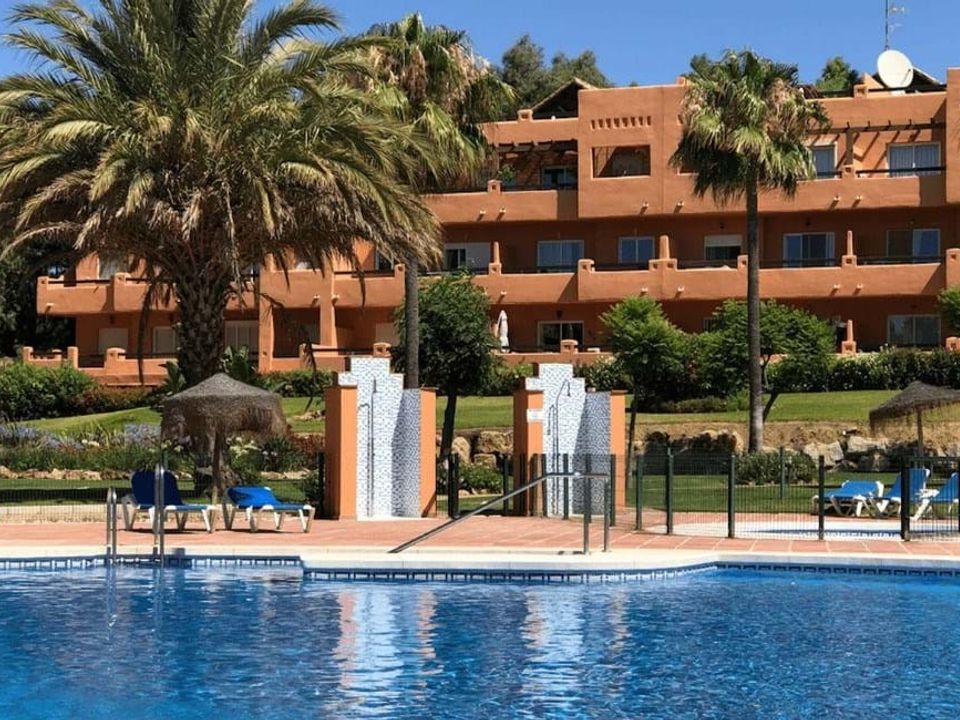 Apartamento en La Duquesa, Malaga - foto 2