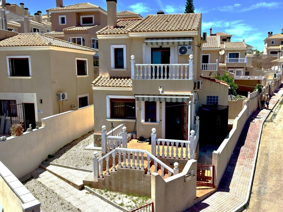 Villa i Villamartin, Alicante - foto 1