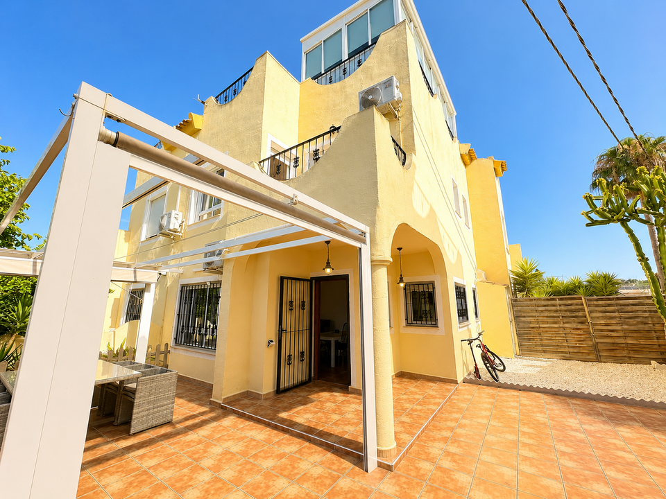 Villa in La Marina, Alicante - foto 1