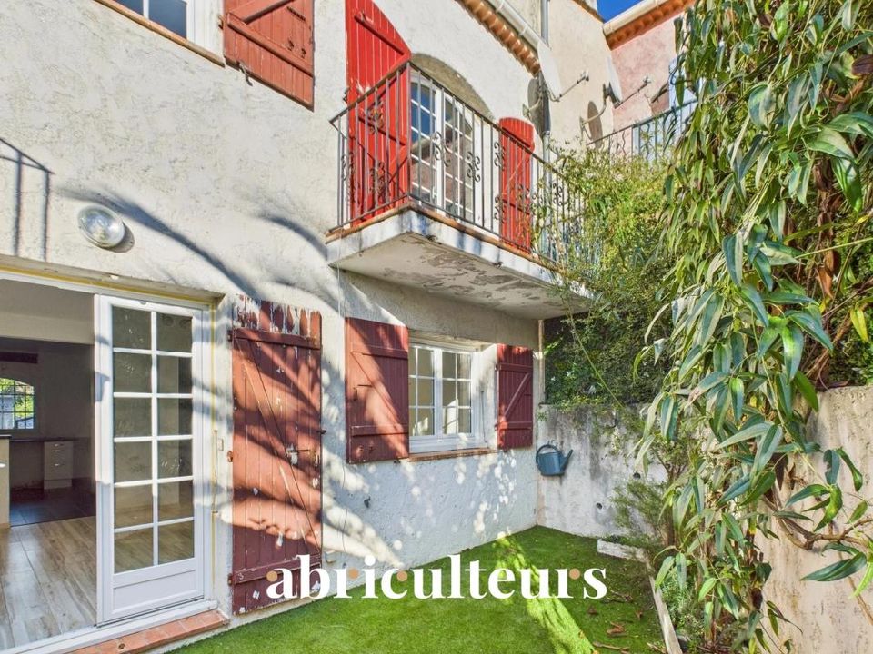 Villa i Villeneuve-Loubet, Alpes-Maritimes - foto 1