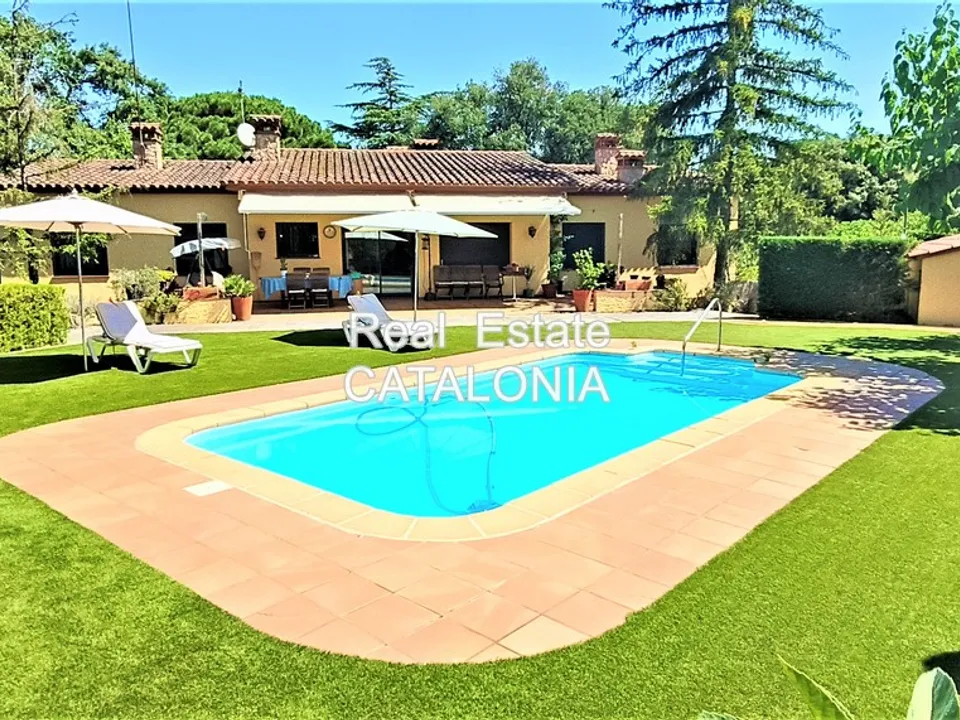 Villa i Caldes De Malavella, Gerona - foto 1