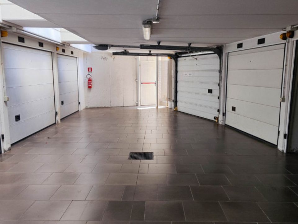 Garage i Padua, Padua - foto 4