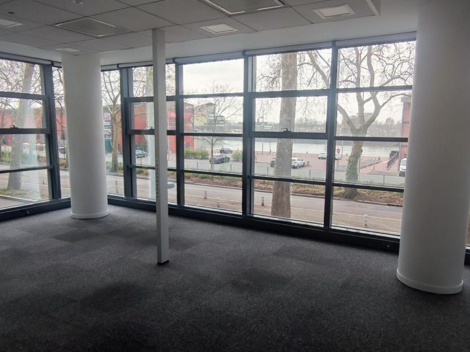 Erhvervsejendom i Rouen, Seine-Maritime - foto 1