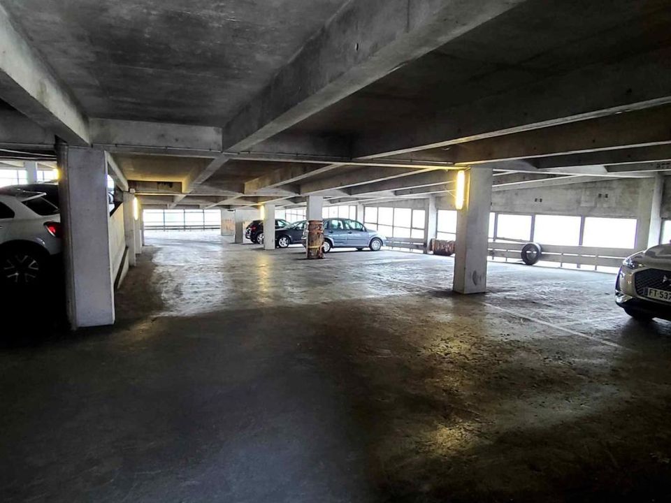 Parkeringsplads i Lyon, Rhone - foto 1