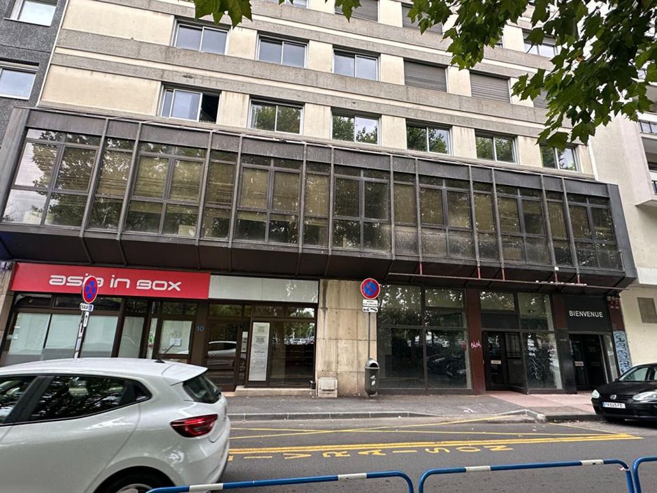 Erhvervsejendom i Clermont-Ferrand, Puy-de-Dome - foto 1