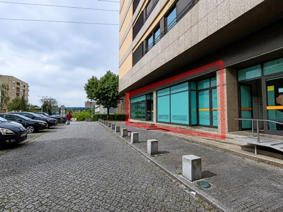 Erhvervsejendom i Maia, Porto - foto 1