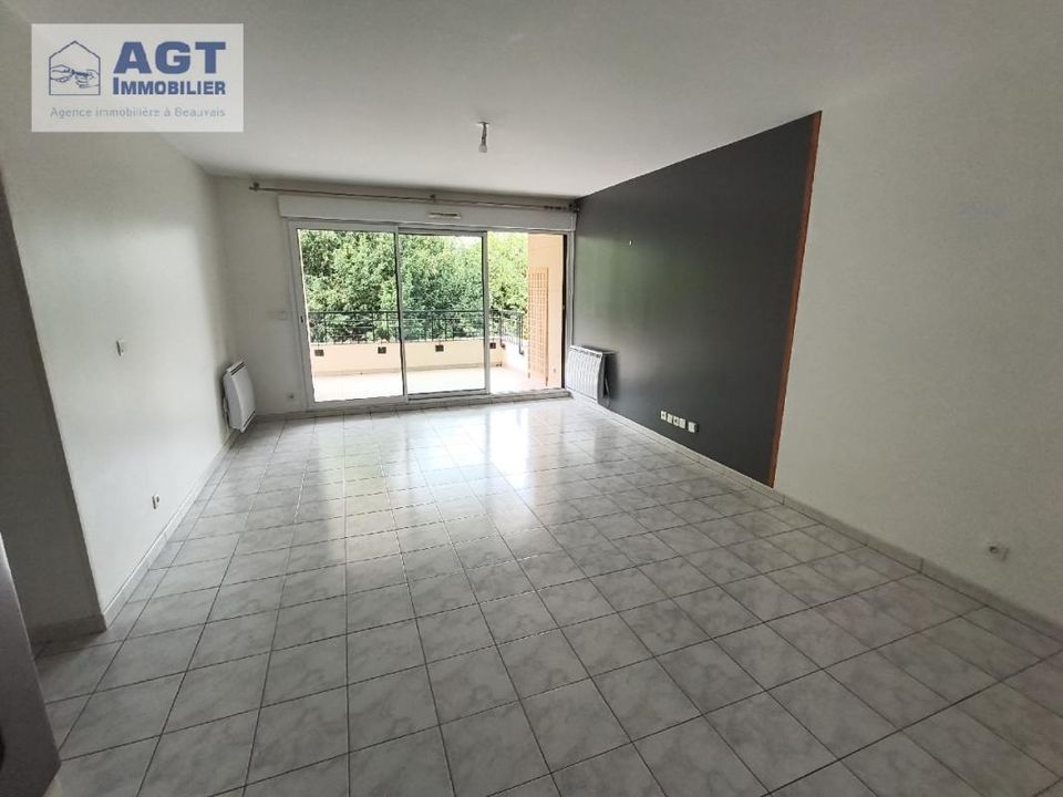 Apartment in Beauvais, Oise - photo 3