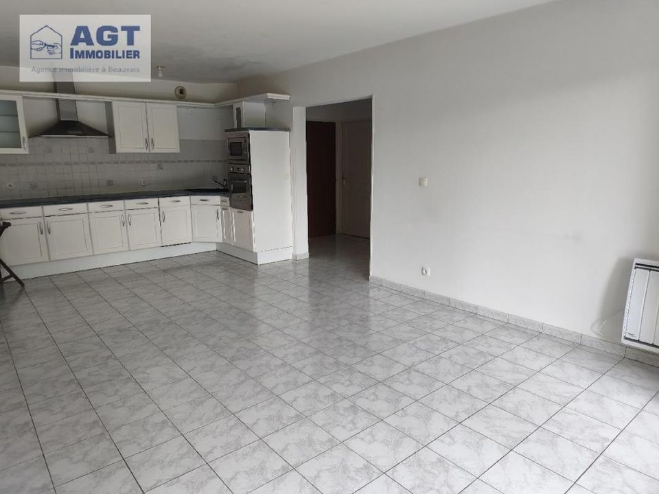 Apartment in Beauvais, Oise - photo 4