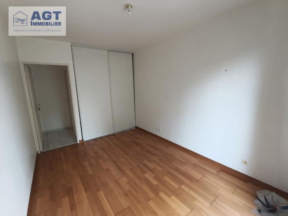 Apartment in Beauvais, Oise - photo 5