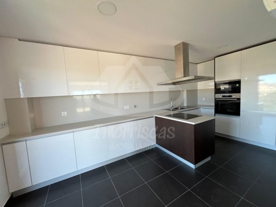 Apartment in Odivelas, Lisbon - photo 3