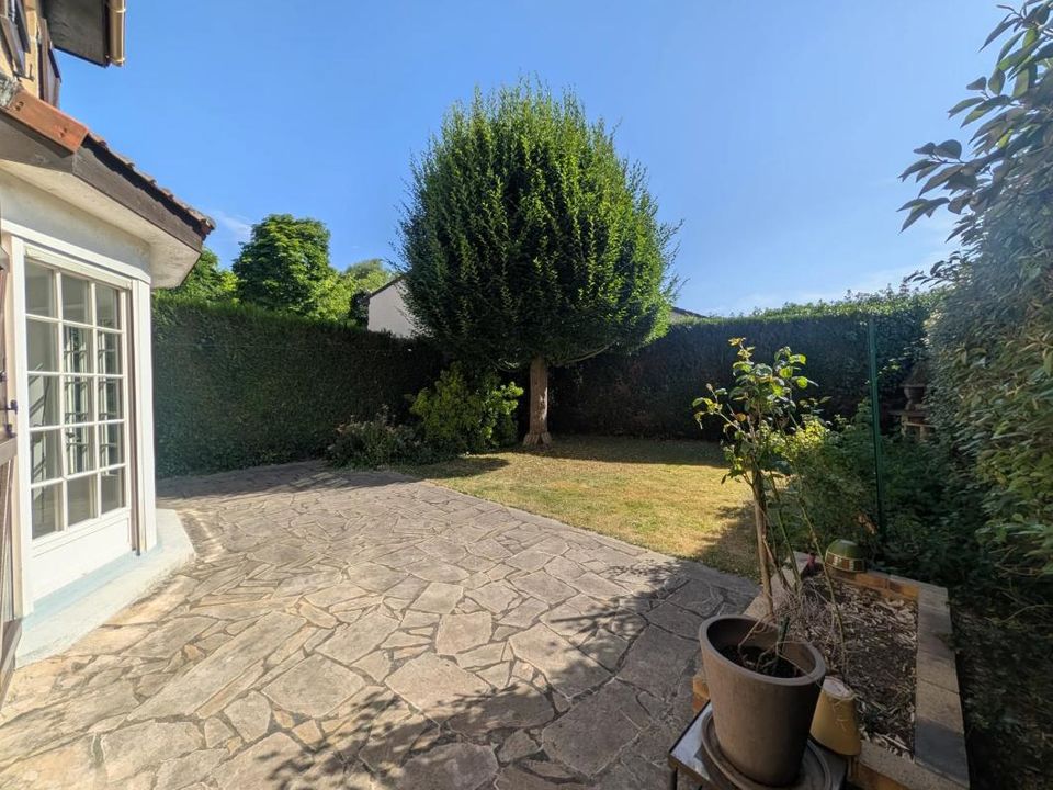 Villa em Les Clayes-Sous-Bois, Yvelines - foto 2