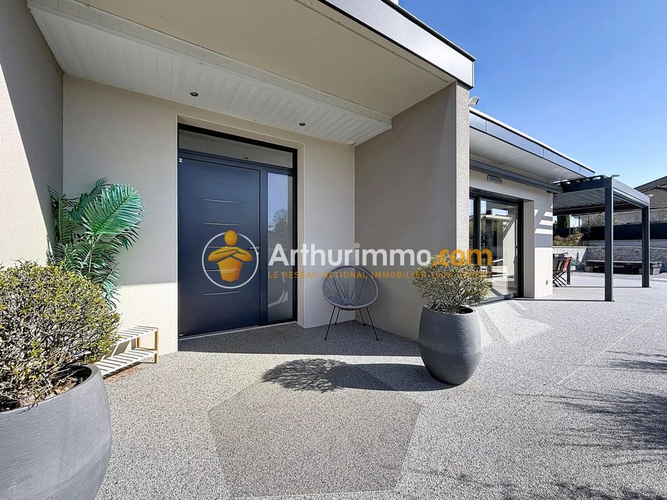 Villa in Bourgoin-Jallieu, Isere - foto 1