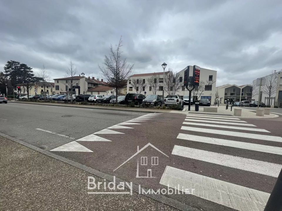 Local commercial - Saint-Symphorien-d'Ozon, Rhone - photo 2