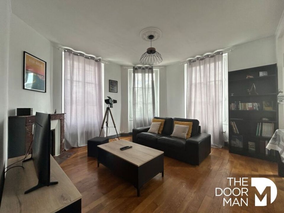 Apartment in Bourges, Cher - photo 2