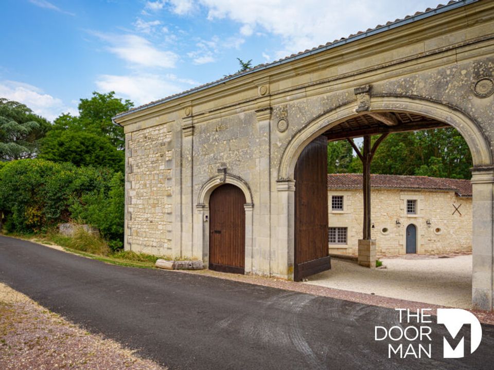 Villa em Les Trois-Moutiers, Vienne - foto 1