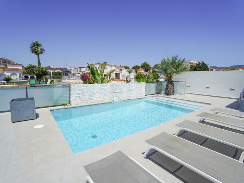 Villa i Empuriabrava, Gerona - foto 2