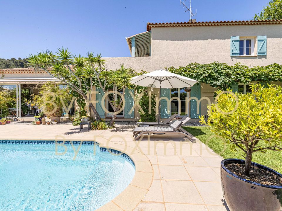 Villa i La Colle-sur-Loup, Alpes-Maritimes - foto 1