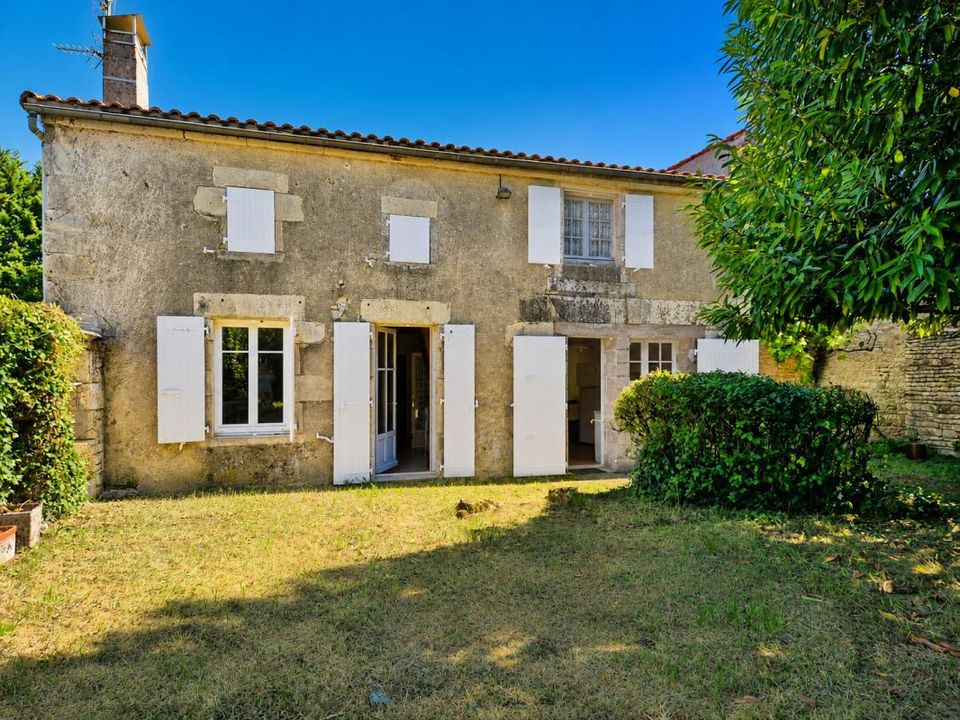 Villa en Besse, Charente - foto 1