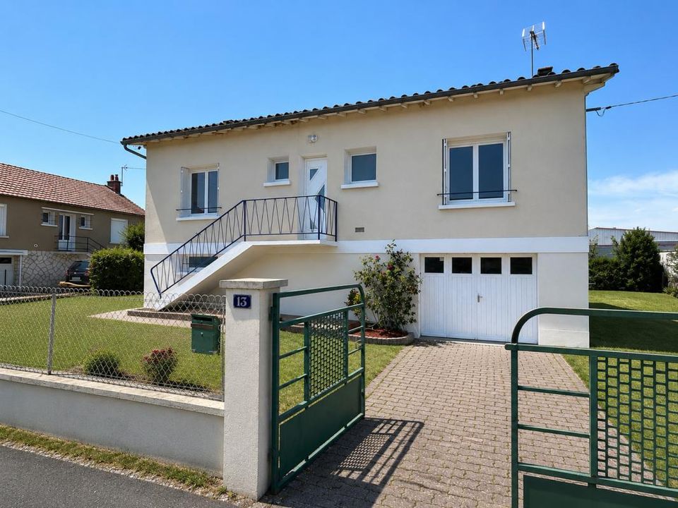 Villa Saint-Pierre-D'Exideuil, Vienne - foto 1