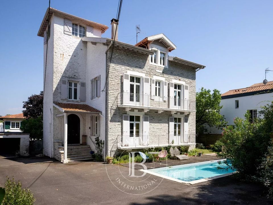 Villa i Bayonne, Pyrenees-Atlantiques - bilde 1