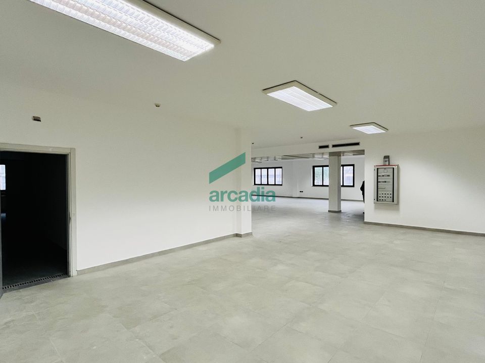 L'establiment comercial a Bari, Bari - foto 5