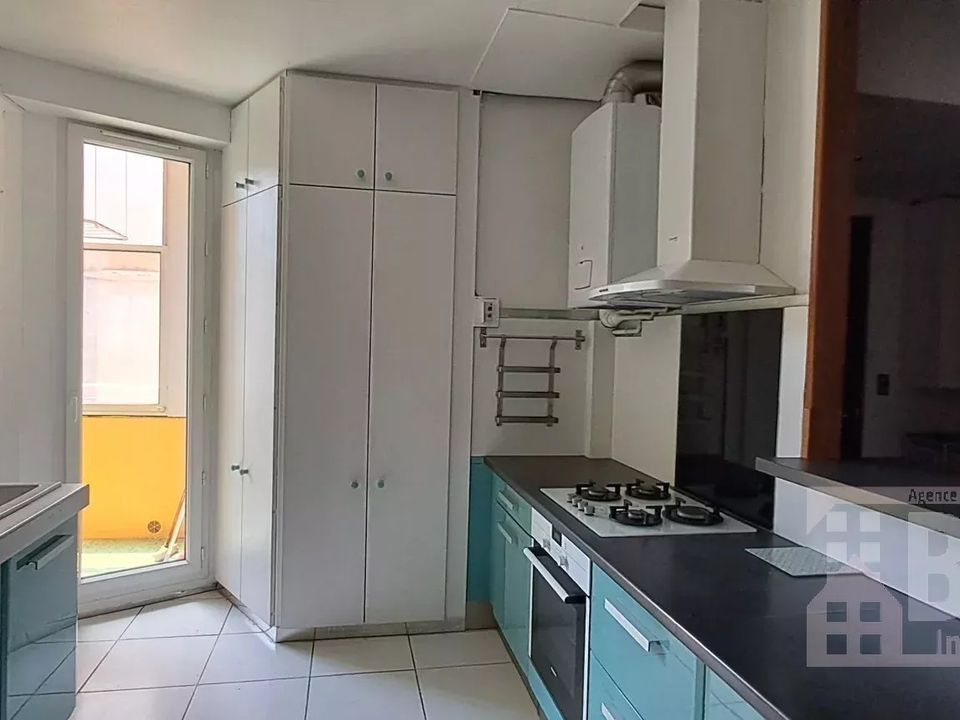 Apartment in Grenoble, Isere - photo 2