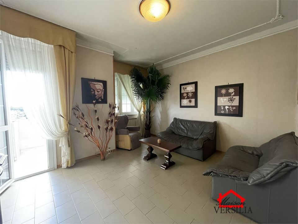 Lejlighed i Carrara, Massa and Carrara - foto 1