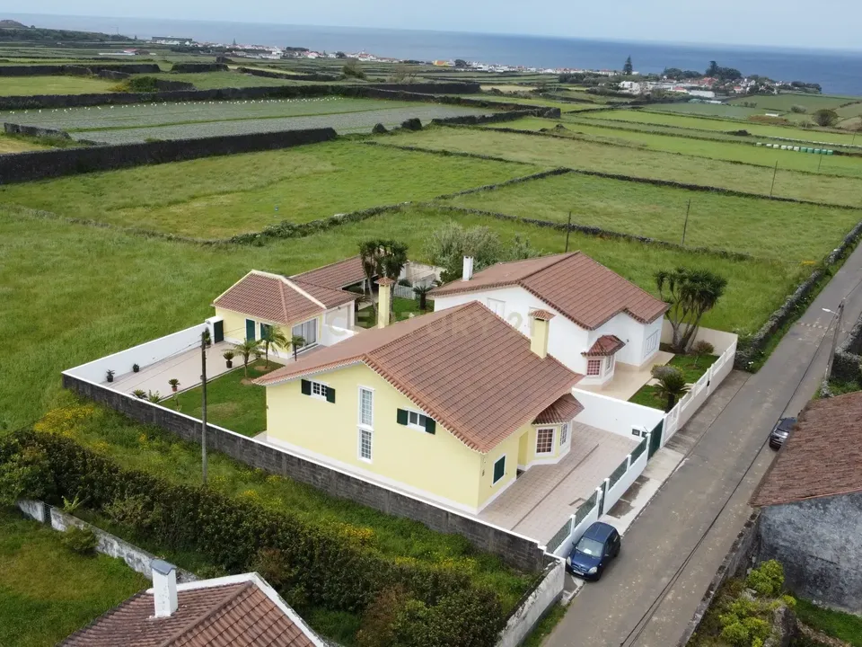 Villa i Ribeira Grande, Sao Miguel - foto 1