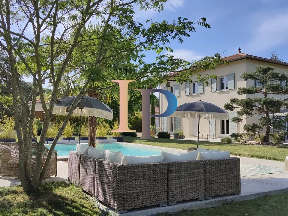 Villa em Roanne, Loire - foto 1