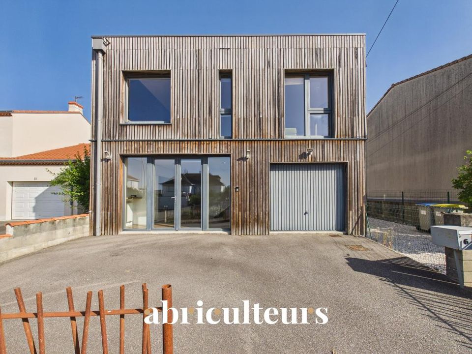 Villa in Reze, Loire-Atlantique - foto 1