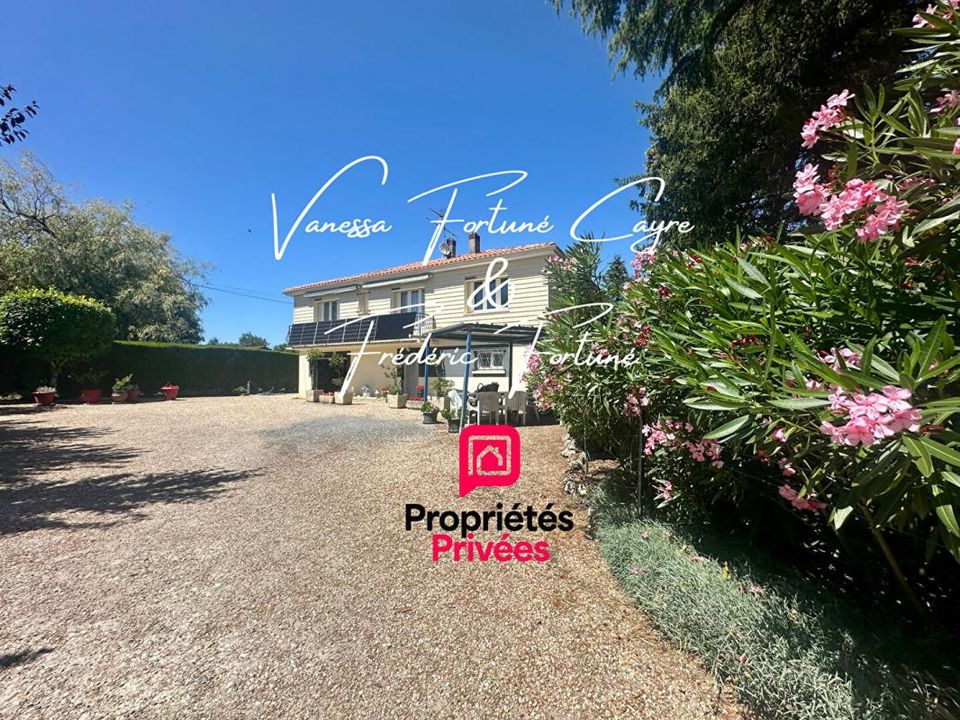 Villa in Montlieu-la-Garde, Charente-Maritime - foto 1
