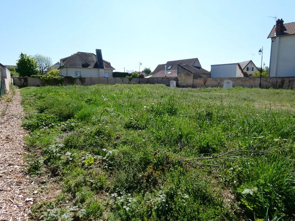 Terreno en Anet, Eure-et-Loir - foto 1